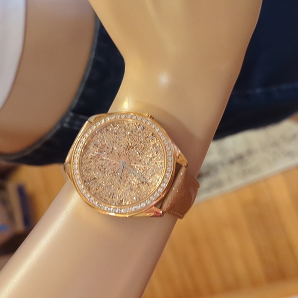 Guess Glitter & Crystal Watch - Picture 3 of 13